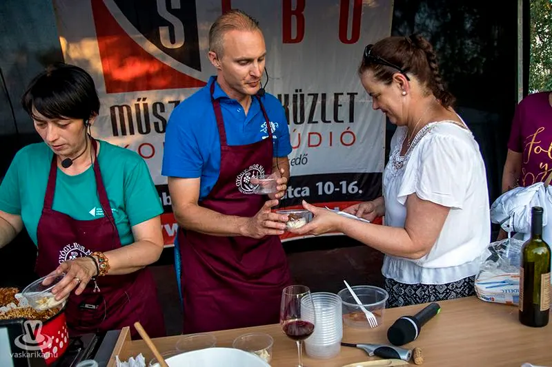 Humorista főzőversenyre