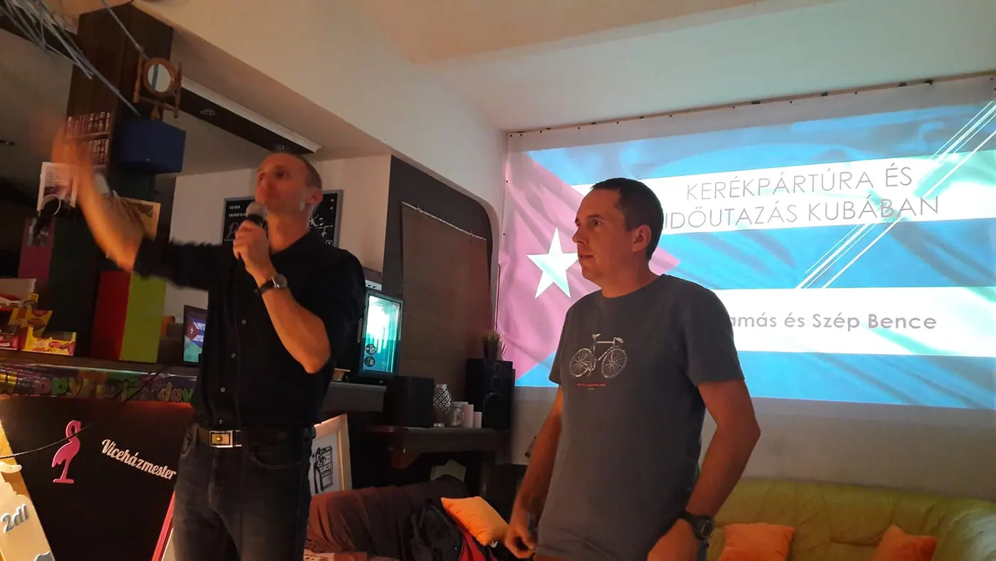 Szép Bence és Nagy Tamás Kubai élménybeszámoló közben